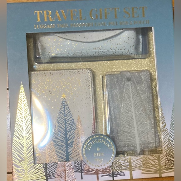 NWT Peppermint and Pine 5 Piece Travel Gift Set - Picture 3 of 4